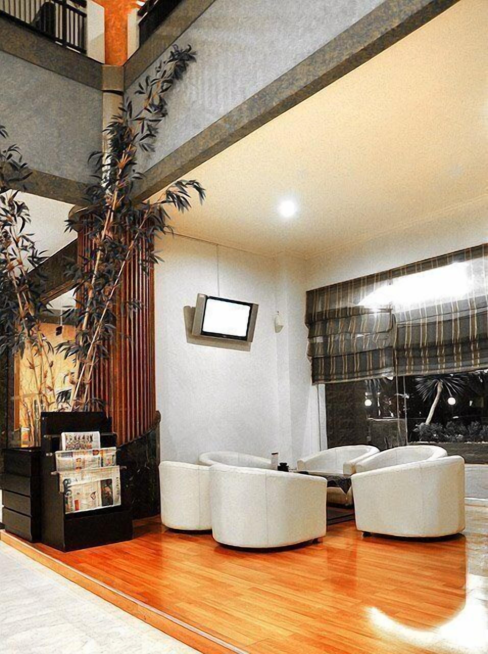 Bar lounge