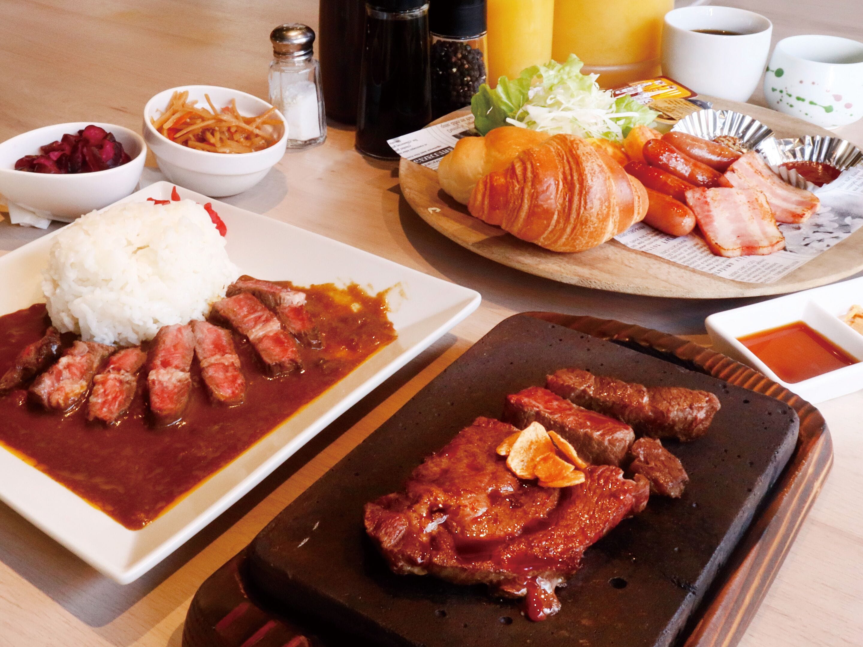 Aamiainen (1500 JPY per henkilö)