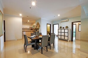 頂級套房 | 私人廚房 | 雪櫃、公共區域設有微波爐、咖啡機/沖茶器、電熱水壺