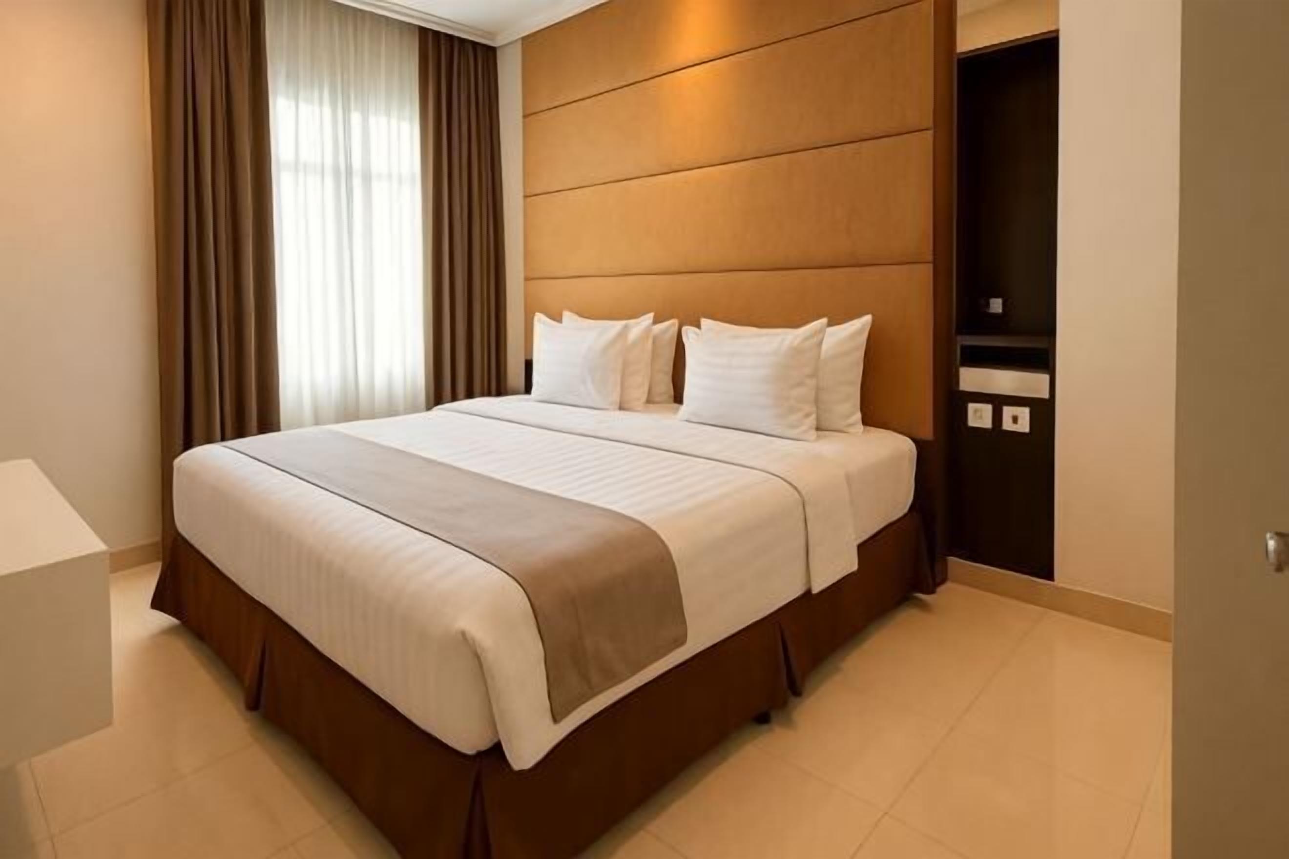 Minibar, in-room safe, desk, soundproofing
