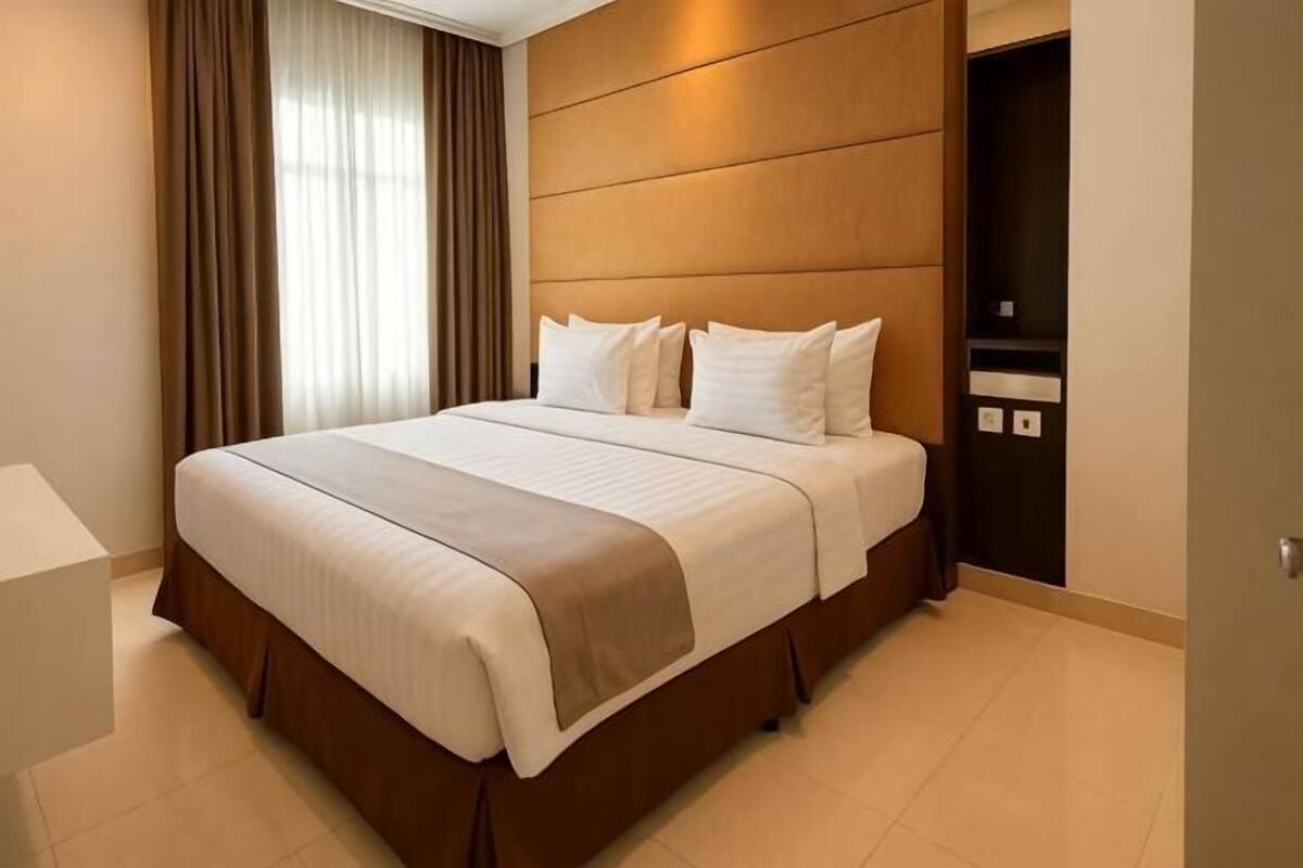 Minibar, in-room safe, desk, soundproofing