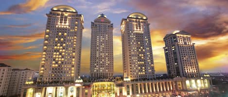 Suite empresarial, 1 habitación, para fumadores, vista a la ciudad | Vista a la ciudad