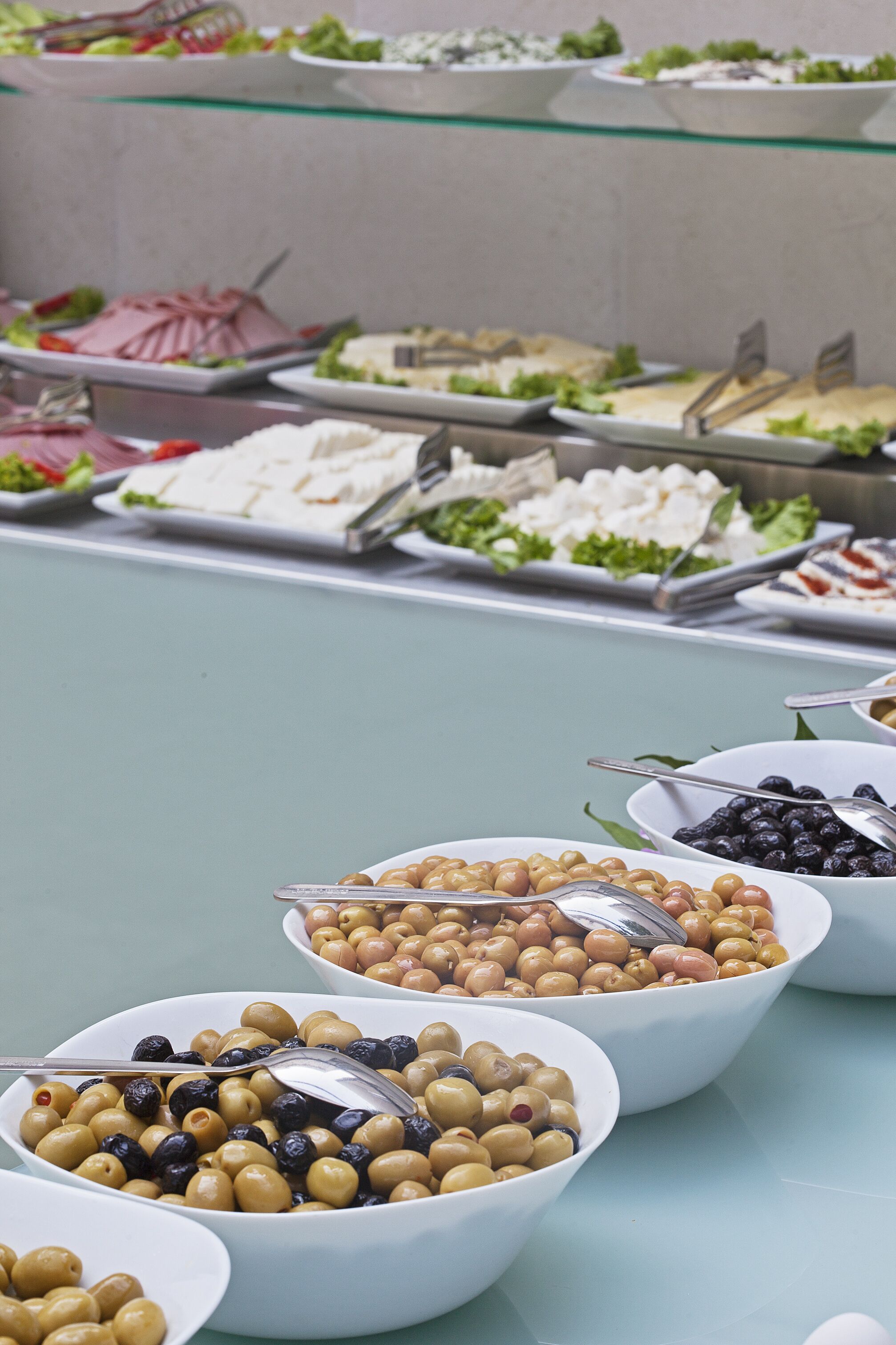 breakfast (try 20 per person)