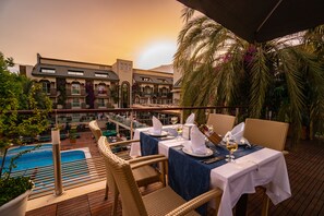 Breakfast, lunch and dinner served - Ambassador Plaza (Kemer)