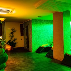 Bagno turco/hammam, trattamenti per il corpo, fangoterapia, idroterapia