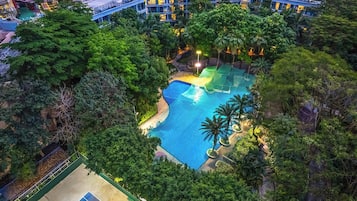 Seasonal outdoor pool