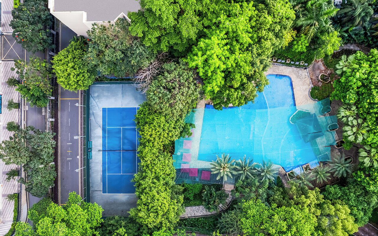 seasonal outdoor pool