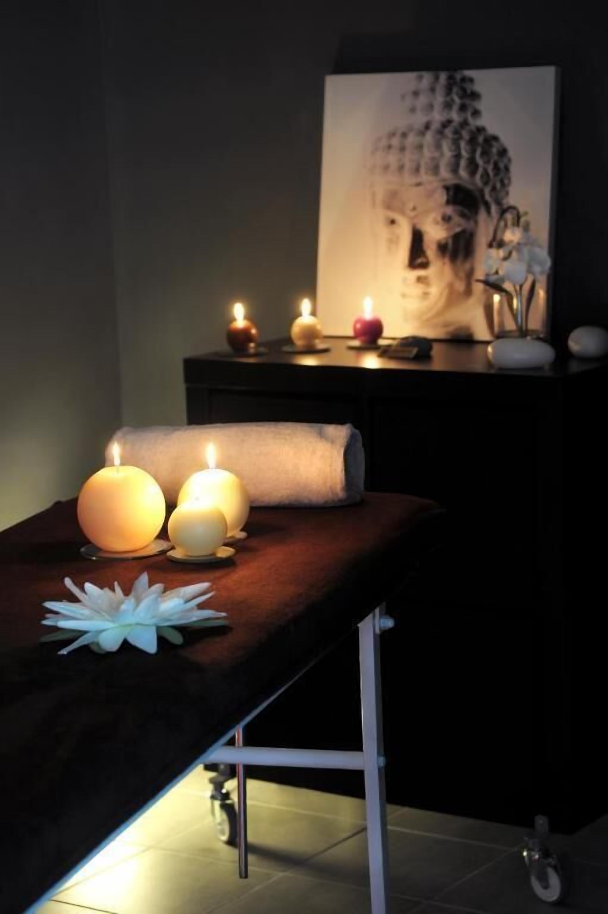 sauna, hot tub, steam room, turkish bath/hammam, deep-tissue massages