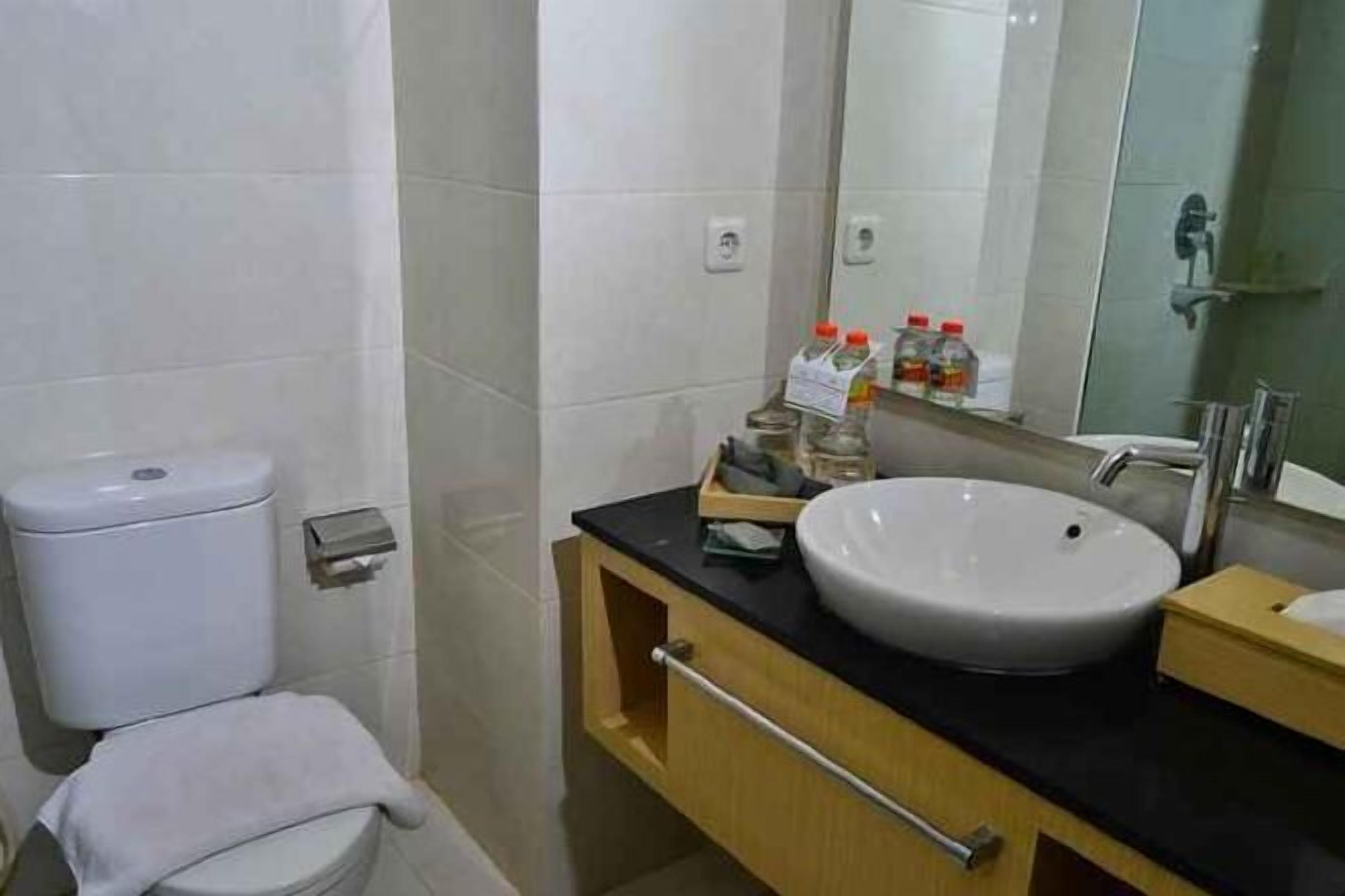 Bagno | Doccia, set di cortesia gratuito, asciugacapelli, pantofole