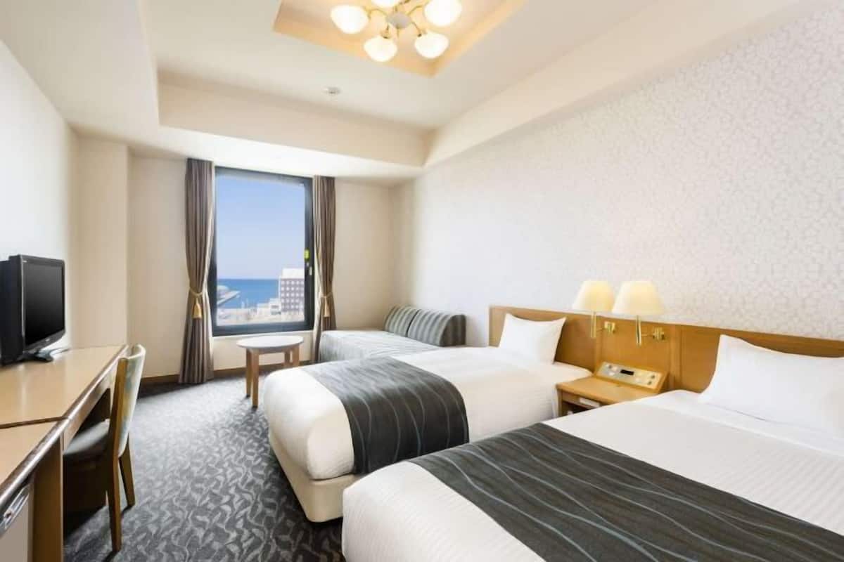 1 bedroom, premium bedding, down duvets, in-room safe