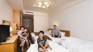 Premium bedding, down comforters, in-room safe, desk