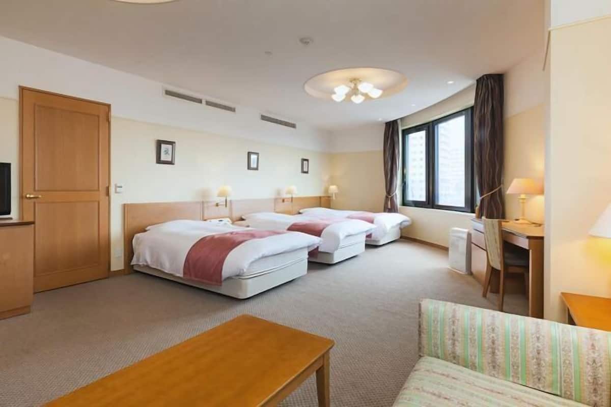 1 bedroom, premium bedding, down duvets, in-room safe