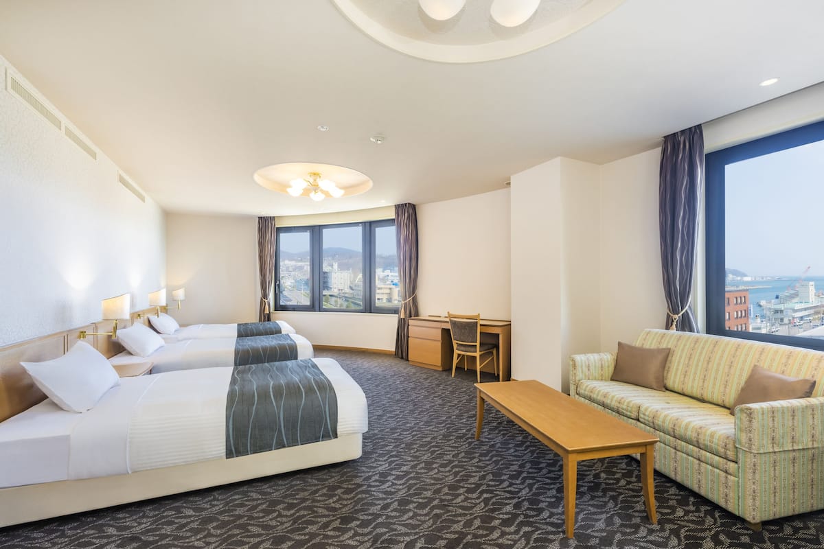 1 bedroom, premium bedding, down duvets, in-room safe
