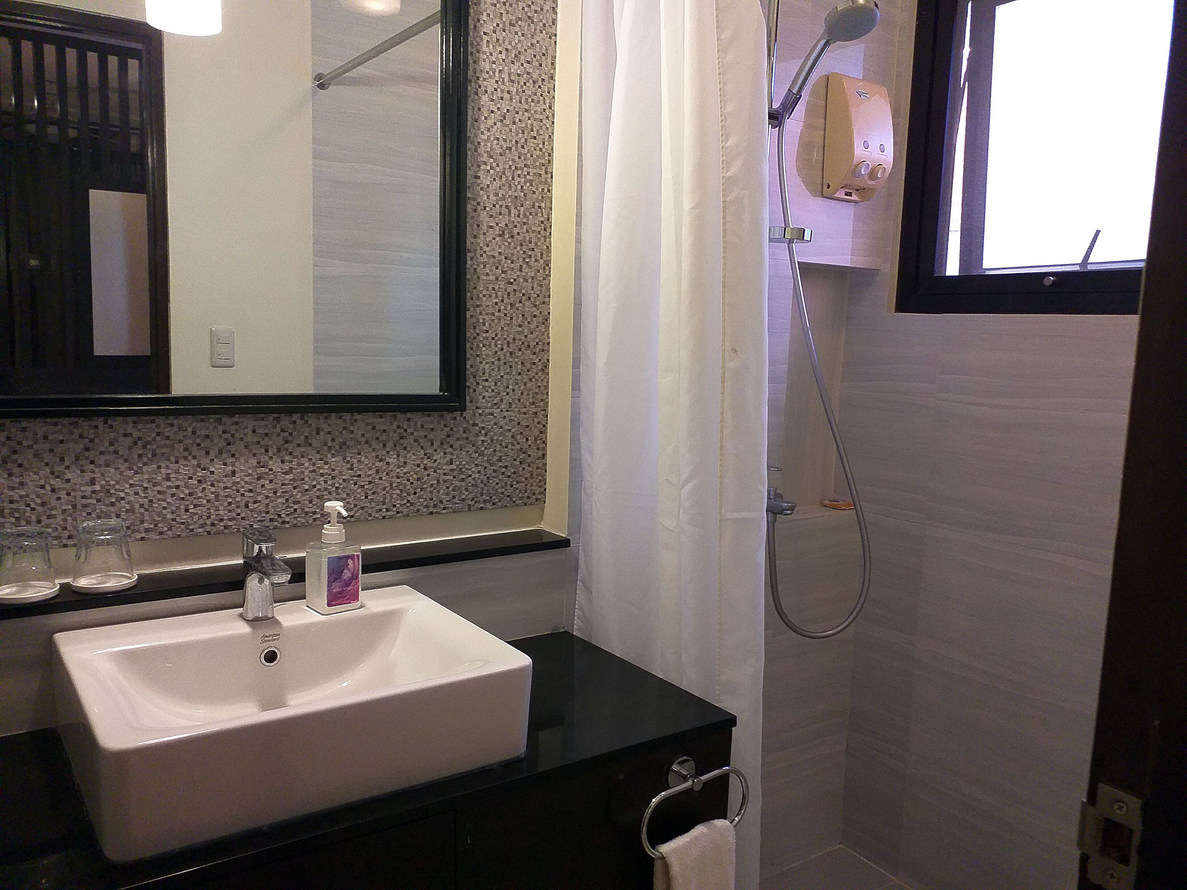 Photo - One Crescent Place Hotel