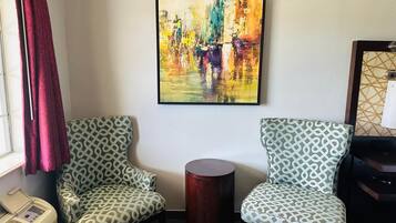 Deluxe kamer, 2 queensize bedden, niet-roken | Pillowtop-bedden, een bureau, een strijkplank/strijkijzer, gratis wifi