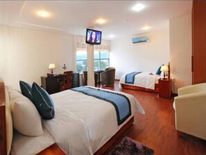 Deluxe Room, City View | Premium bedding, minibar, in-room safe, desk - Song Thu Hotel (Da Nang)