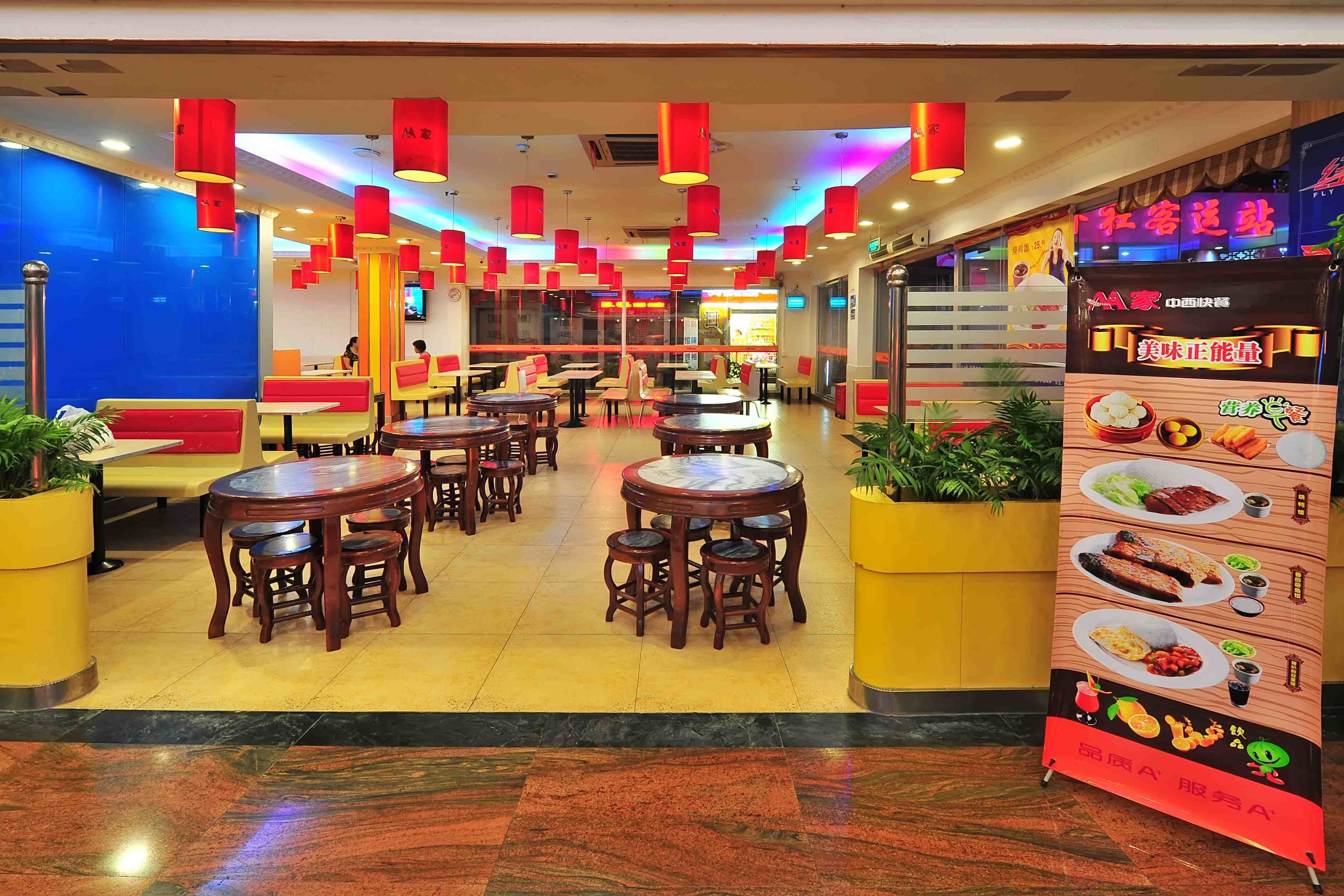 Café da manhã, almoço e jantar