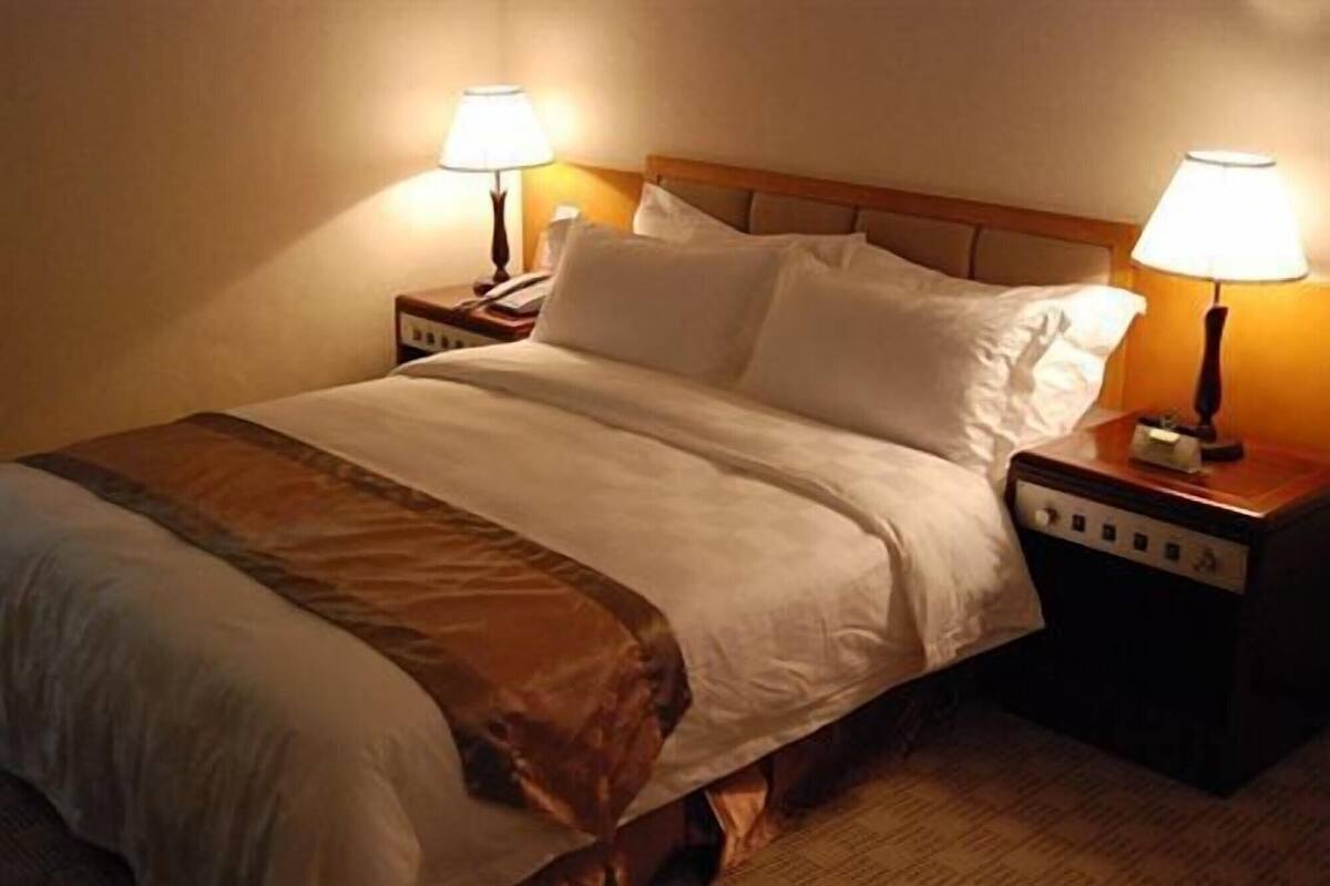 Deluxe-Doppelzimmer | Pillowtop-Betten, Minibar, individuell dekoriert, Schreibtisch