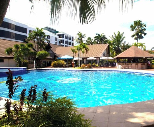 The Ritz Hotel at Garden Oases