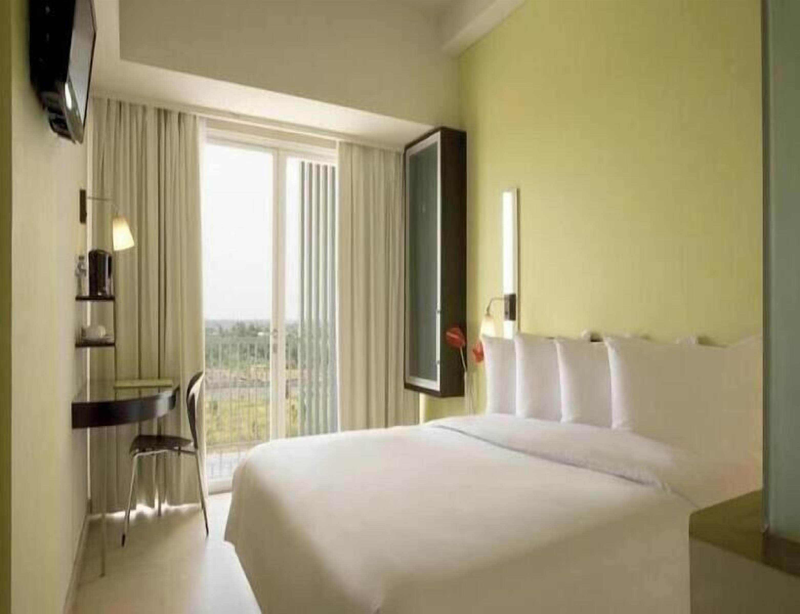 Seprai premium, tempat tidur Select Comfort, dan brankas