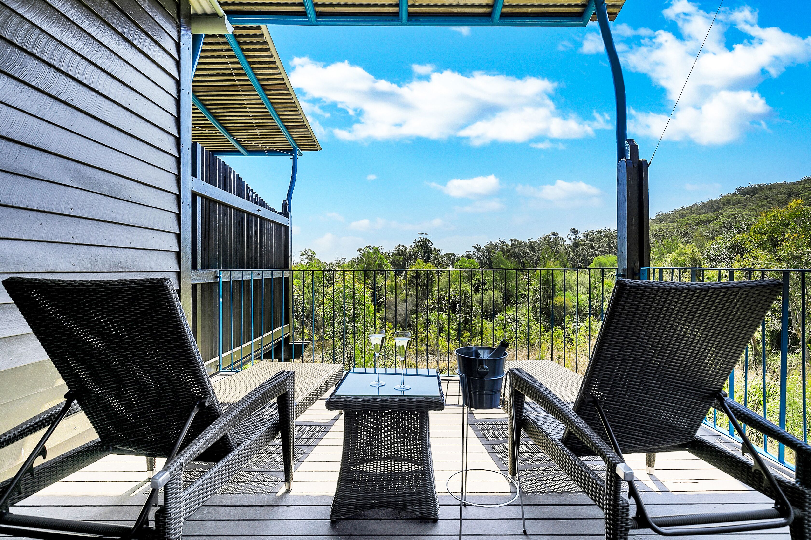 Rom, balkong, utsikt mot bukt (King Bay Resort) | Terrasse/patio