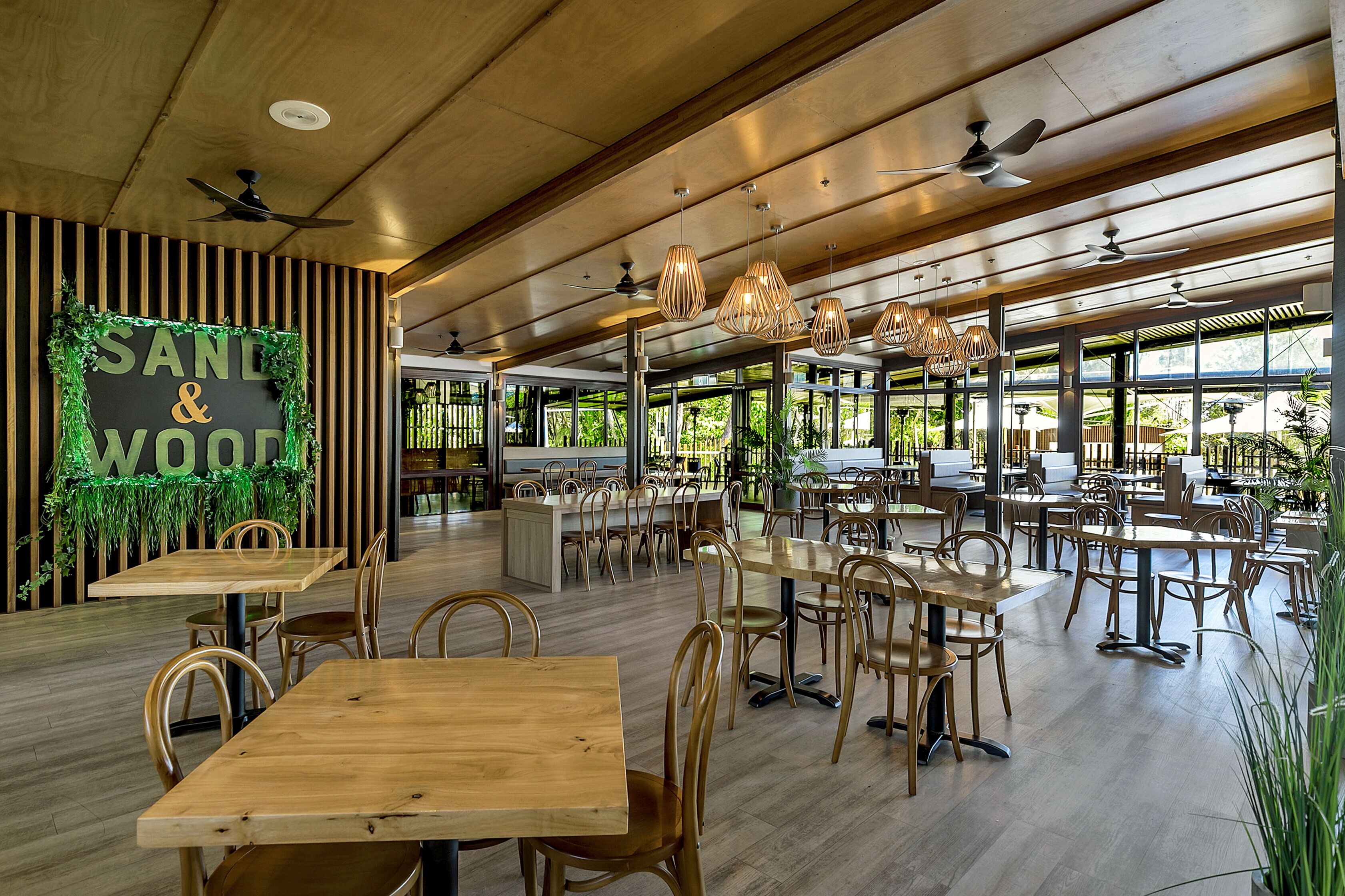 3 restaurants; breakfast, lunch and dinner served 