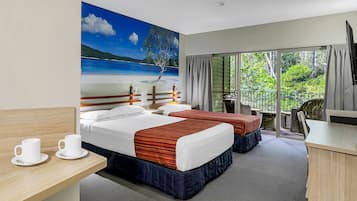 ห้องพรีเมียร์, อ่างน้ำวน (Wallum Resort) | เตารีด/โต๊ะรีดผ้า, เปล/เตียงเด็กอ่อน, ผ้าปูที่นอน