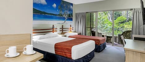 ห้องพรีเมียร์, อ่างน้ำวน (Wallum Resort) | เตารีด/โต๊ะรีดผ้า, เปล/เตียงเด็กอ่อน, ผ้าปูที่นอน