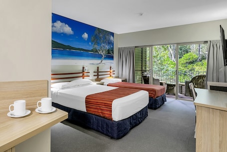 Wallum Resort Hotel Spa Room | 1 bedroom, iron/ironing board, bed sheets