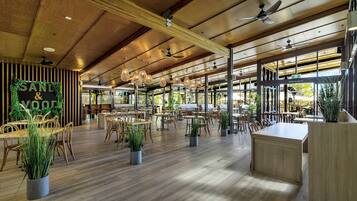 3 restaurants servant le petit déjeuner