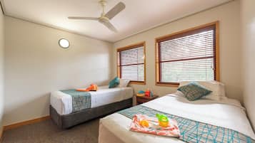 1 bedroom, iron/ironing board, bed sheets