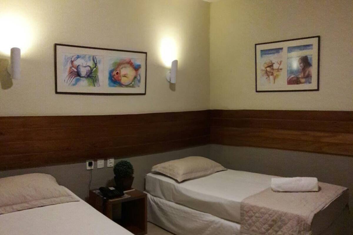 Frigobar, cofres nos quartos, berços grátis, Wi-Fi de cortesia