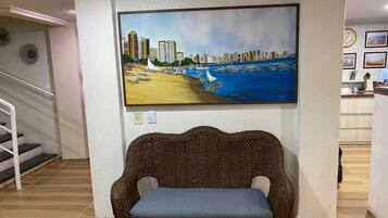 En 20-tommers LCD-TV med kabel-kanaler samt TV