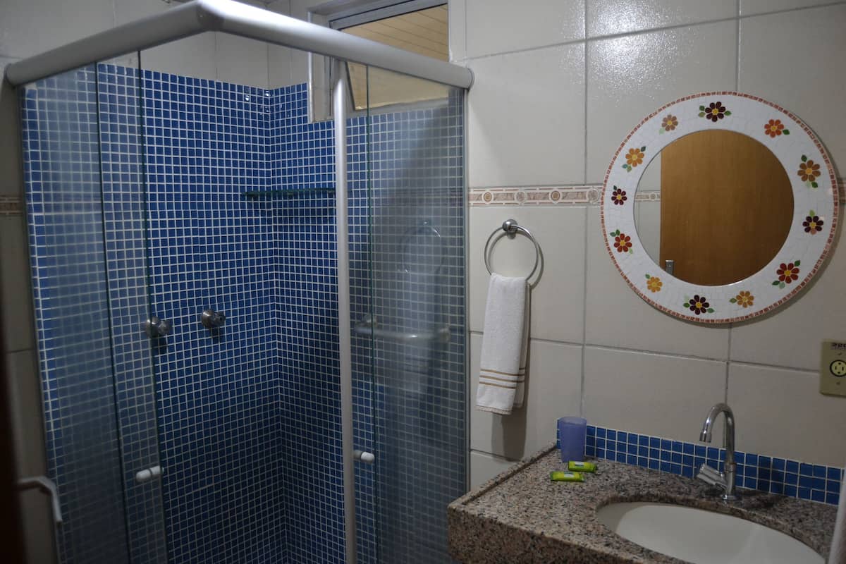 standard room | minibar, in-room safe, individually decorated, desk
