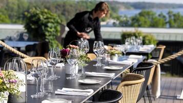 Breakfast, lunch, dinner served; local cuisine