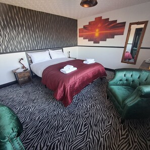 Dobbeltrom – deluxe | Skrivebord, strykejern/-brett, wi-fi (inkludert) og sengetøy