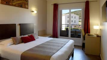 Standard Double Room | In-room safe, soundproofing, free cribs/infant beds, free WiFi