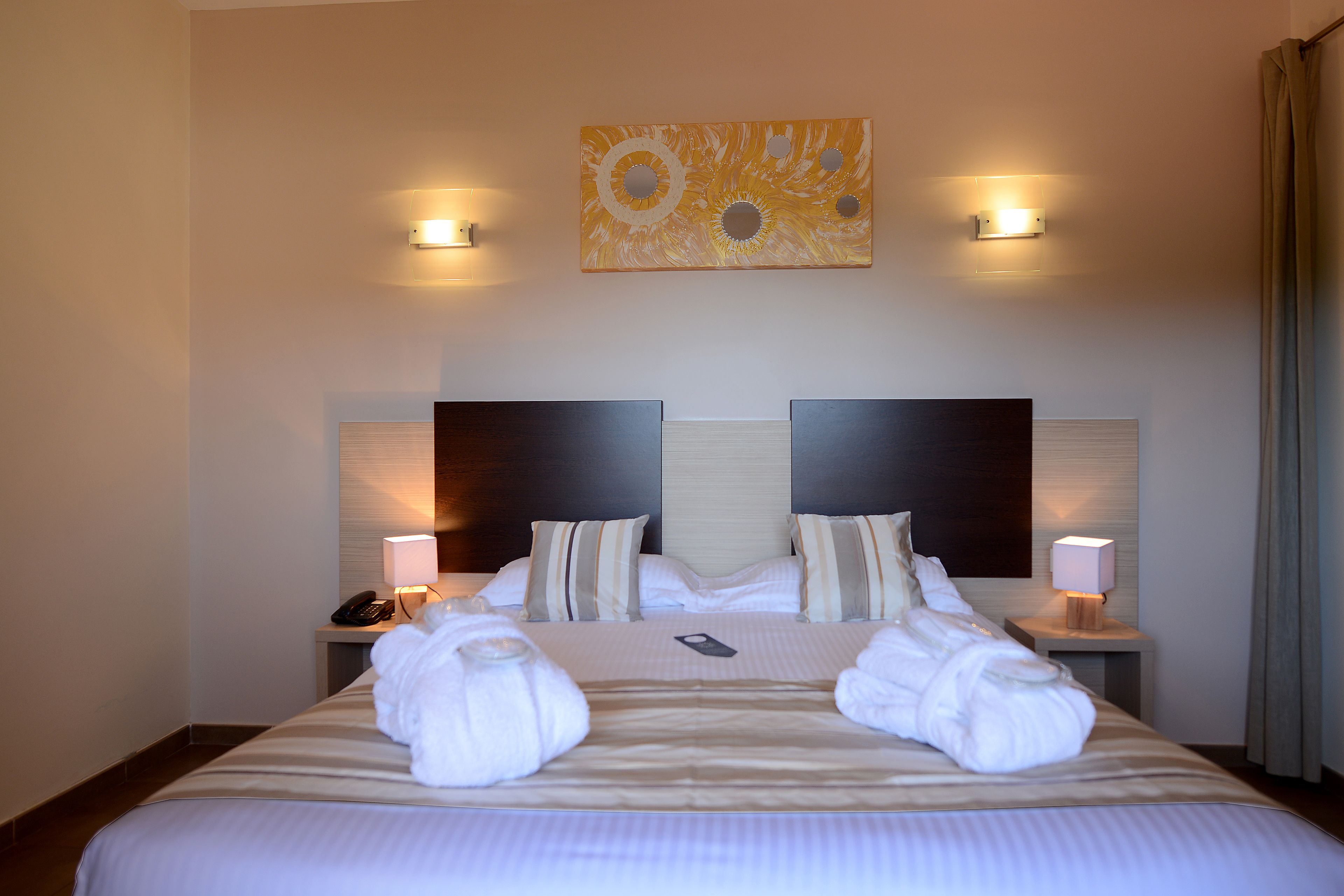 suite, 2 bedrooms | in-room safe, soundproofing, free cots/infant beds, free wifi
