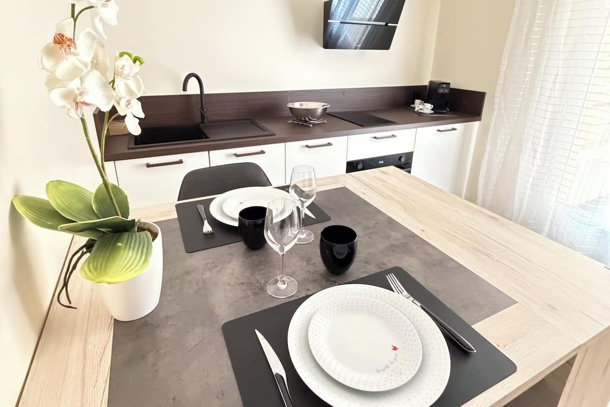 Superior Suite, 2 Bedrooms | Peti besi dalam bilik, kalis bunyi, katil bayi/kot (percuma)