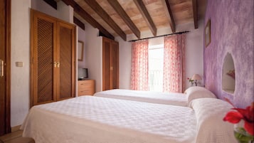 Standard Room, 2 Single Beds (Private bathroom outside the room) | Pillow-top beds, blackout curtains, iron/ironing board