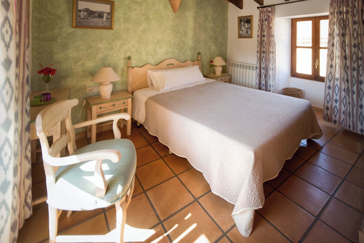 Double Room | Pillow-top beds, blackout curtains, iron/ironing board