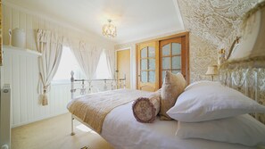 Apartment, 2 Bedrooms | Pillowtop beds, individually decorated, individually furnished - The Old Tram-House Apartments (Stirling)