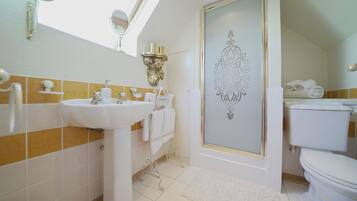 Apartment, 2 Bedrooms | Bathroom | Shower, free toiletries, hair dryer, towels