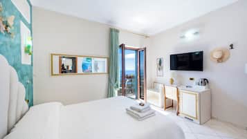 Dobbeltrom – superior, sjøutsikt | Sengetøy av topp kvalitet, dundyner, memory foam-senger og minibar