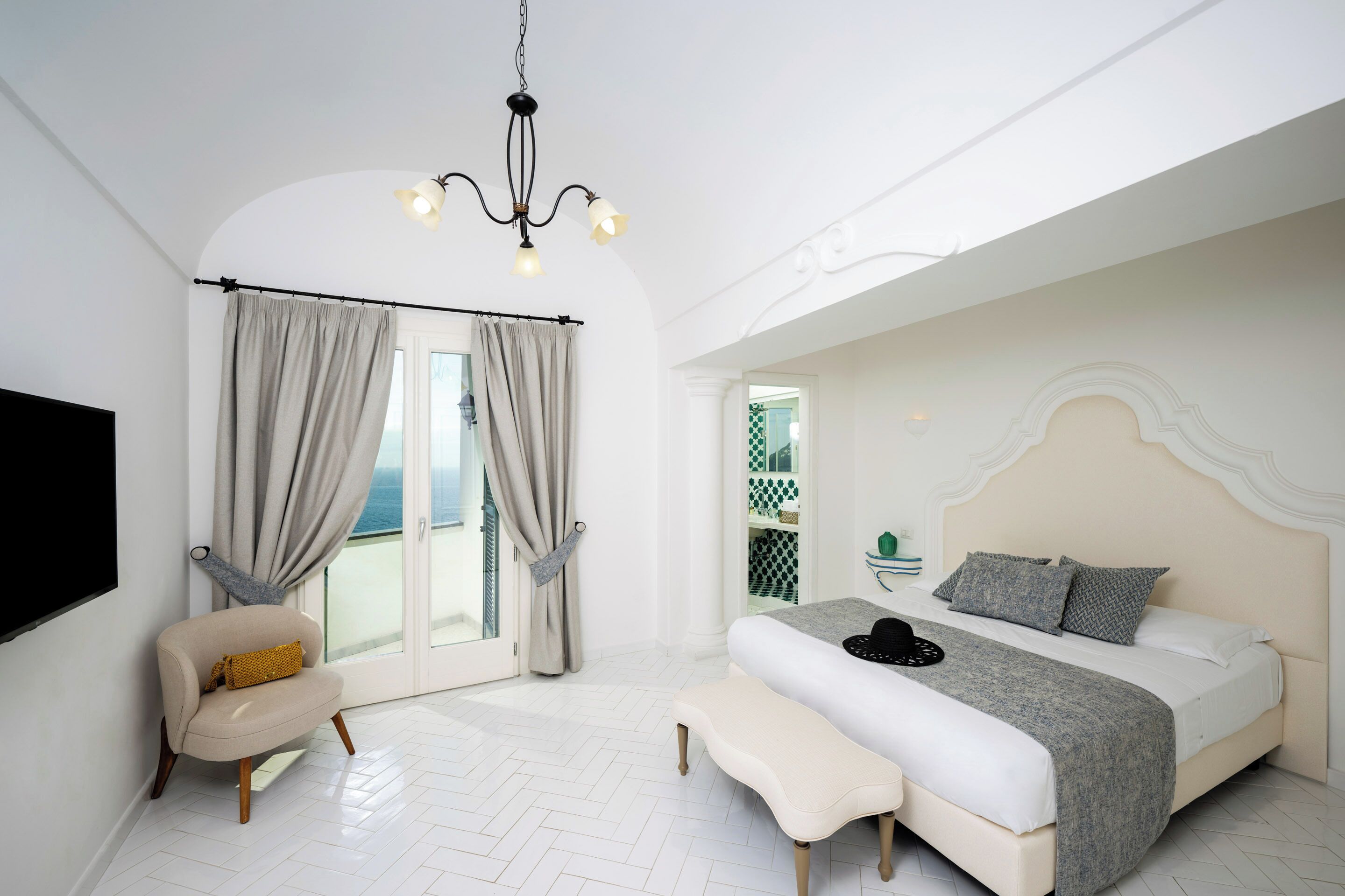 Family Apartment, Annex Building | Minibar, in-room safe, desk, iron/ironing board