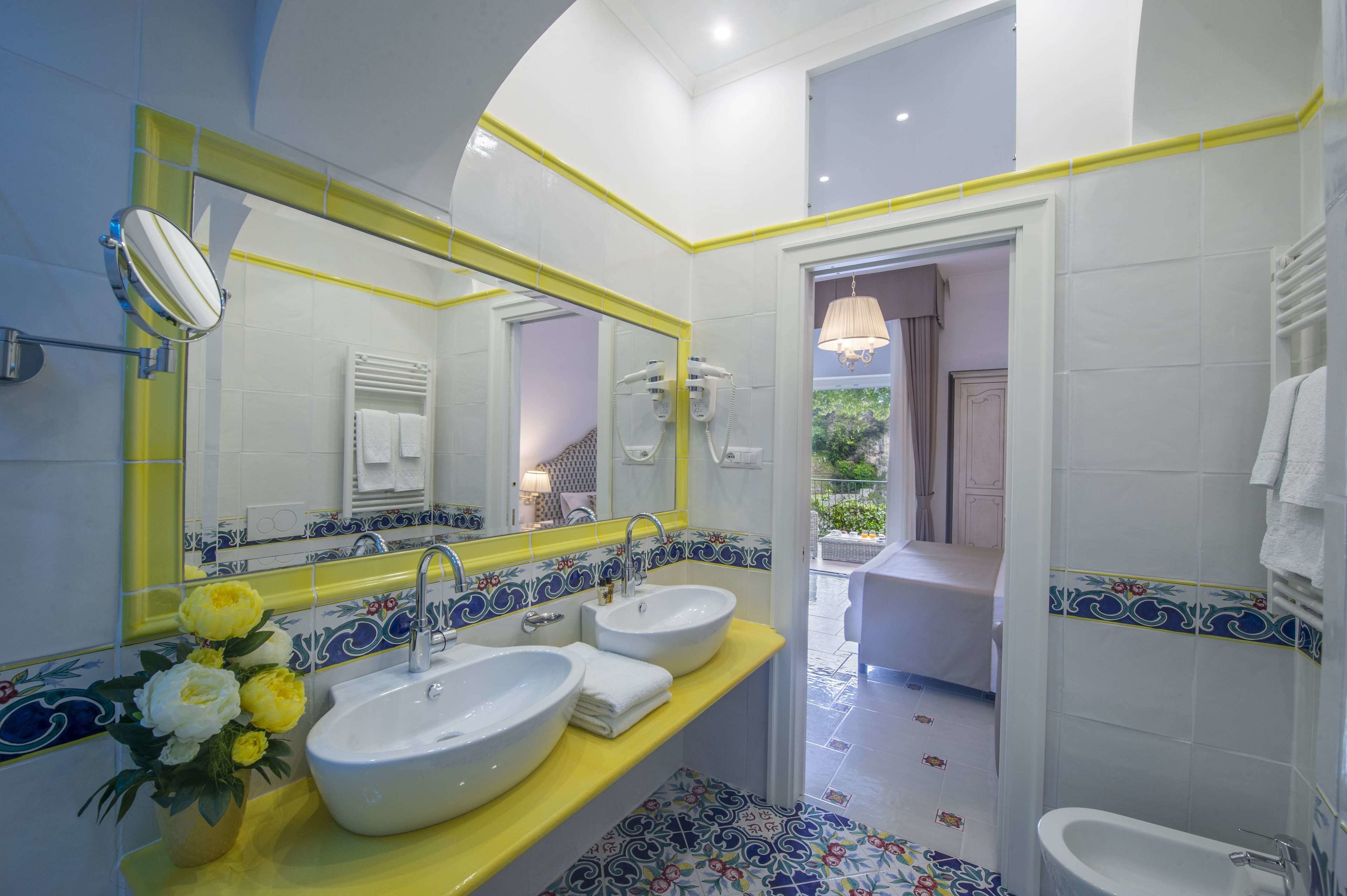 deluxe double room, sea view | bathroom | rainfall showerhead, hair dryer, slippers, bidet
