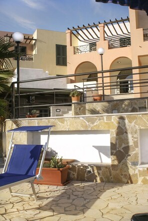 Sundeck