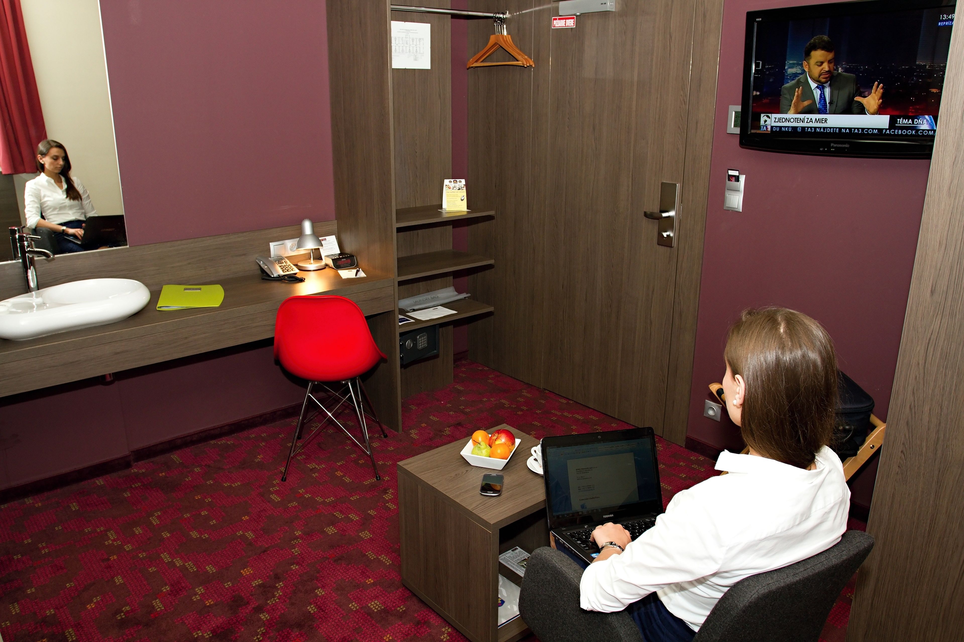 standard double room, 1 double bed | 1 bedroom, in-room safe, desk, iron/ironing board