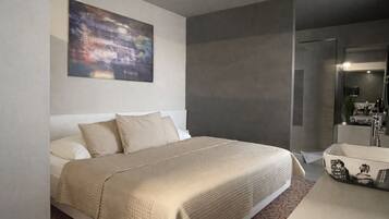 Standard-Suite, 1 Doppelbett und Schlafsofa | Zimmersafe, Schreibtisch, Bügeleisen/Bügelbrett, kostenloses WLAN