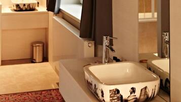 Standard Suite, 1 Double Bed with Sofa bed | Bathroom sink
